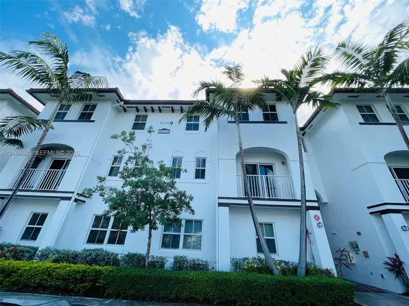 8620 NW 97th Ave APT 205, Doral, FL 33178