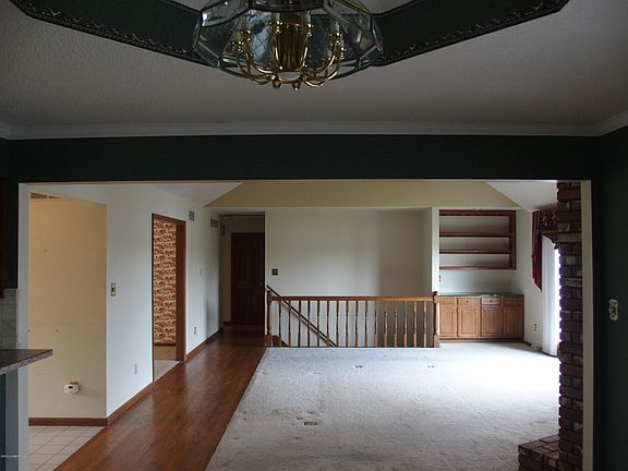 5th image of 2846 Foxdale Dr