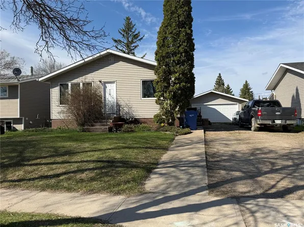 110 Hatton AVENUE E, Melfort, SK S0E 1A0
