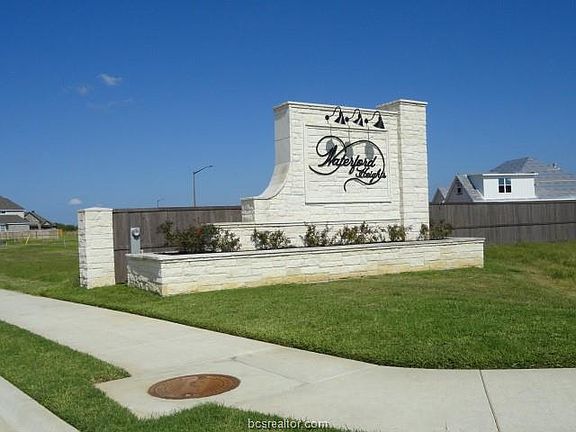 2nd image of 1308 Crystal Ln