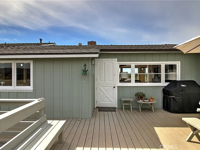 539 Sand Point Rd — Photo 4