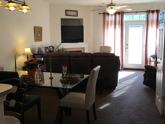 DINING ROOM/GREAT ROOM