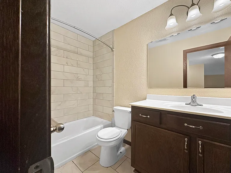 Wheelock Ridge Villa — Photo 32