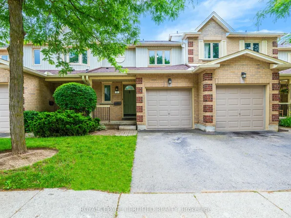 302 College Ave W #21, Guelph, ON N1G 4T6