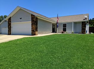 225 Eagle Dr, Forsyth, MO 65653