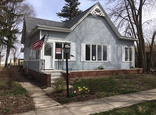 215 E Taylor St, Grant Park, IL