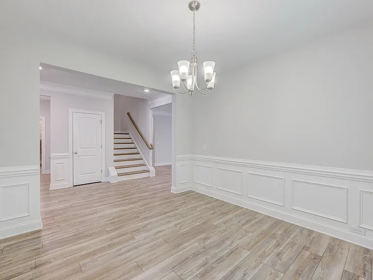 300 Sunnycrest Ln — Photo 11