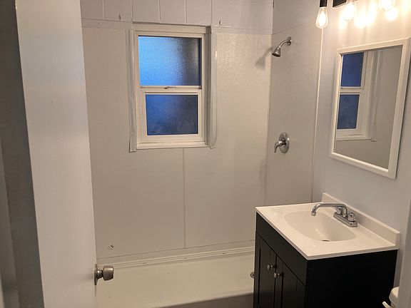 5th image of 857 Roger Ave #1