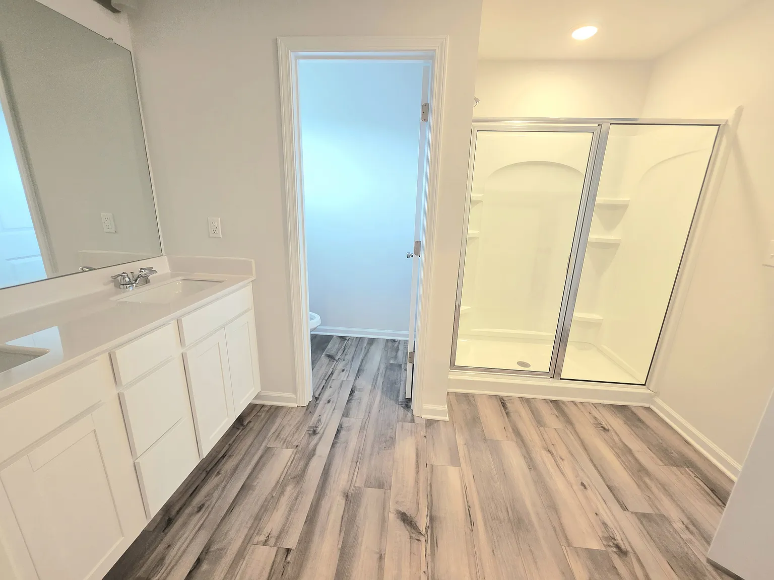 4 bed, 2.5 bath, 2410 sqft, $2,650 — Photo 3