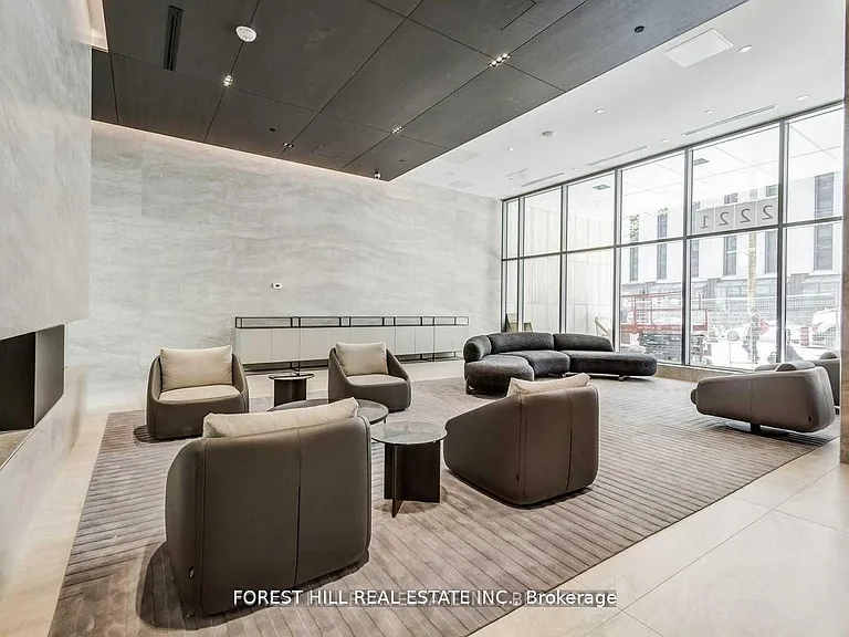 2221 Yonge St #5602 — Photo 2
