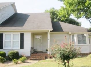 7 Hillington Pl, Greer, SC 29651