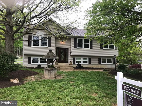 2nd image of 24 Brown Cir