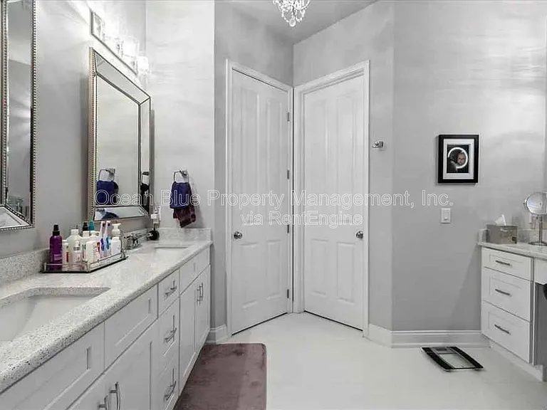 3923 W Bay Vista Ave — Photo 10