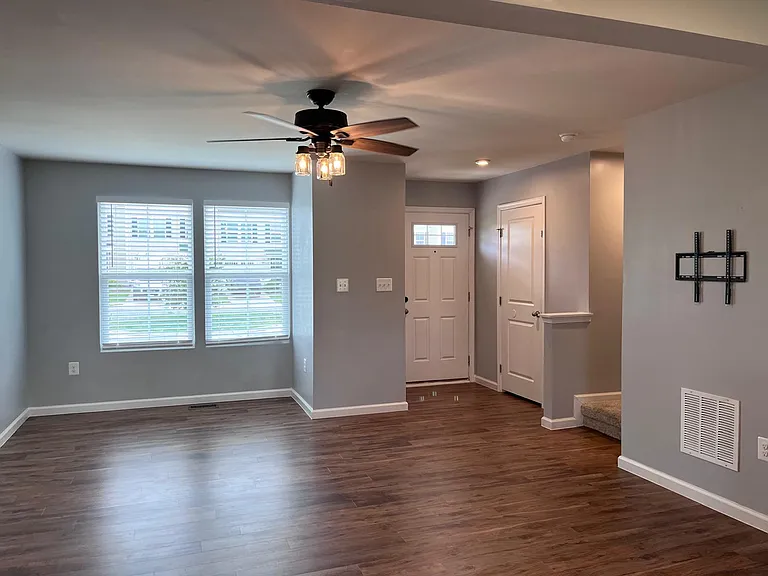 35202 Sara Ct — Photo 32