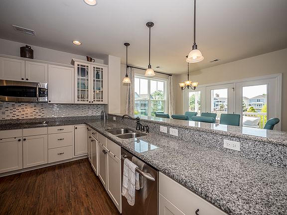 3rd image of 33 Jarvis Creek Ln