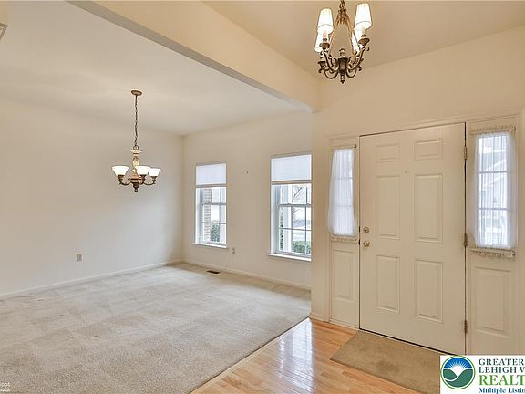3rd image of 1384 Hennaberry Ln