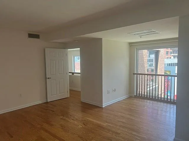 143 Morgan St #8A — Photo 2