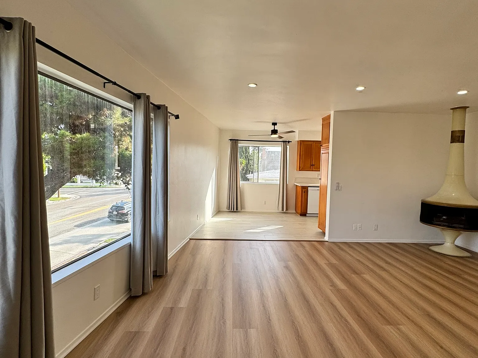 1 bed, 550 sqft, $2,075 — Photo 2