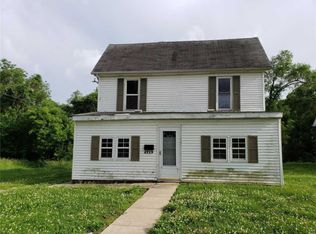 2719 Powhattan St, Alton, IL 62002