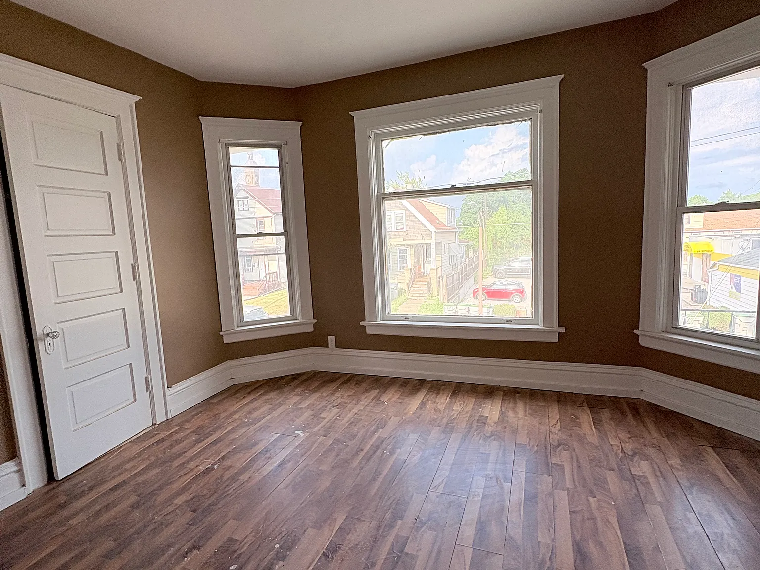 4 bed, 1500 sqft, $1,900 — Photo 2