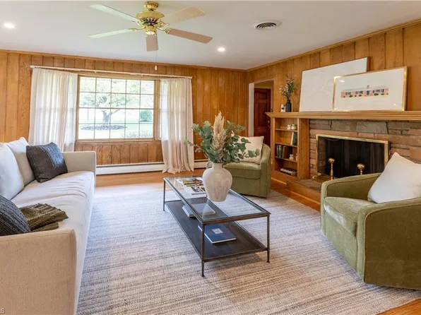 1734 Lancelot Ln, Winston Salem, NC 27103