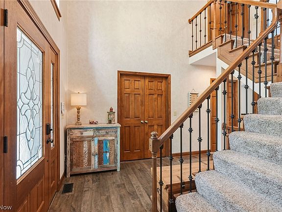 3rd image of 5743 Williamsburg Dr