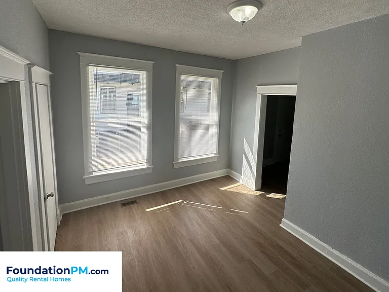1688 Glenview Ave — Photo 6