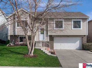 18728 U St, Omaha, NE 68135