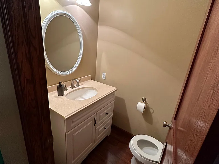 925 Sierra Ln NE — Photo 16