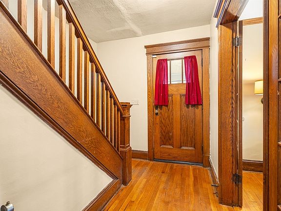 5th image of 137 Belvidere St