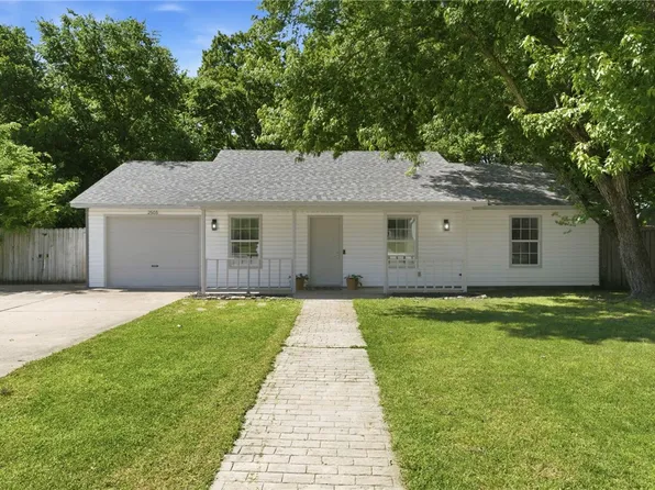 2503 Ravenswood, Fayetteville, AR 72704