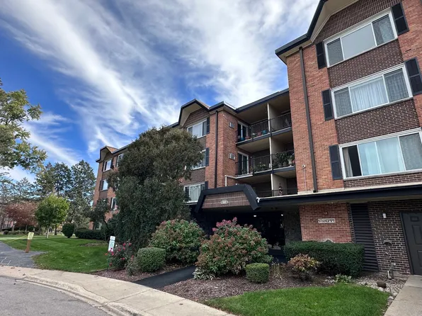 1217 S Old Wilke Rd APT 110, Arlington Heights, IL 60005