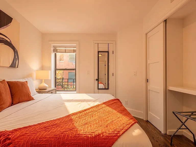 49 W 16th St #4 — Photo 10
