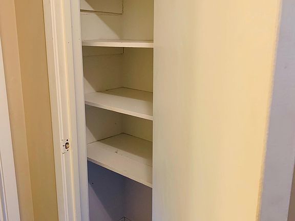 2nd image of 2205 Long St
