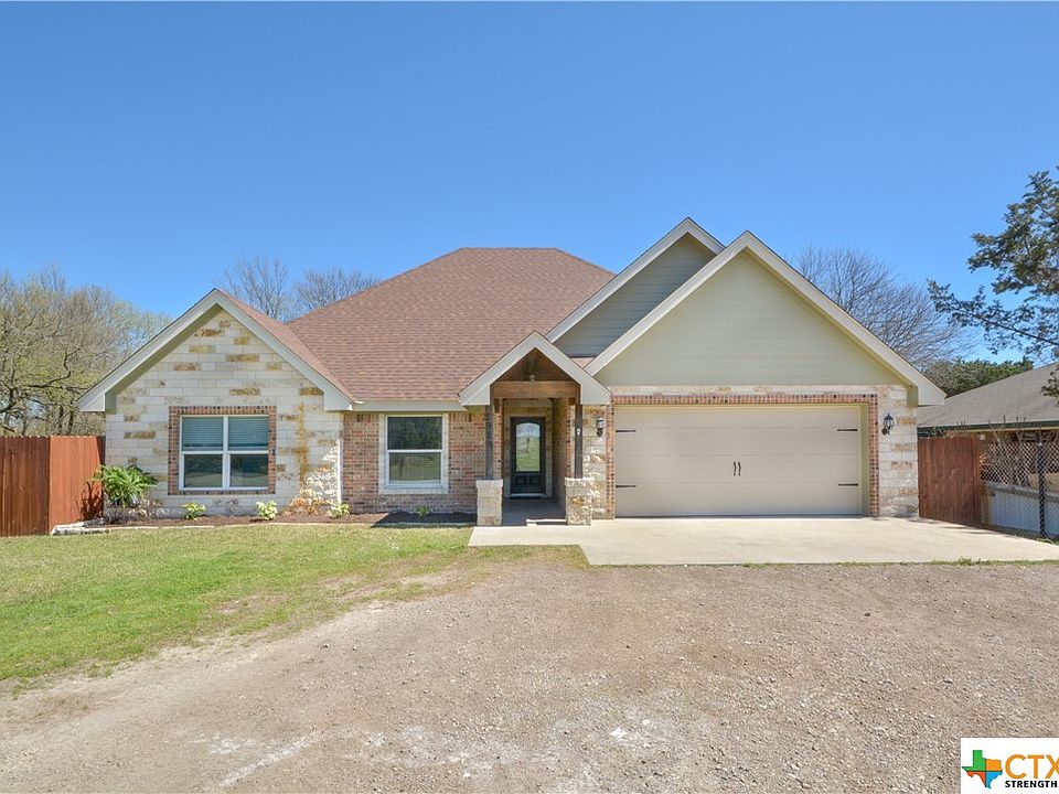 1st image of 2933 Camelot Ln