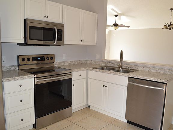 4th image of 1426 Daniels Cove Dr