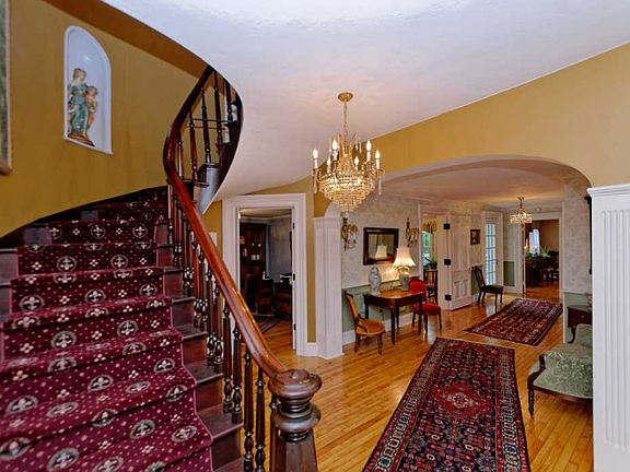 2nd image of 161 Pinewoods Ave