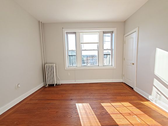 2nd image of 1062 W Side Ave #32E
