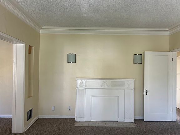 5th image of 1058 Masselin Ave #1066