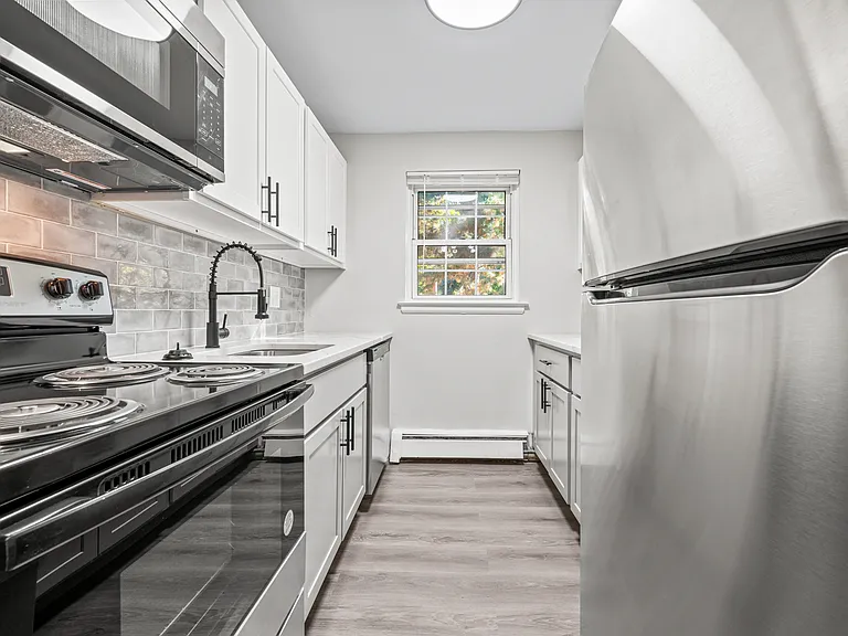 193 High St #B2 — Photo 17