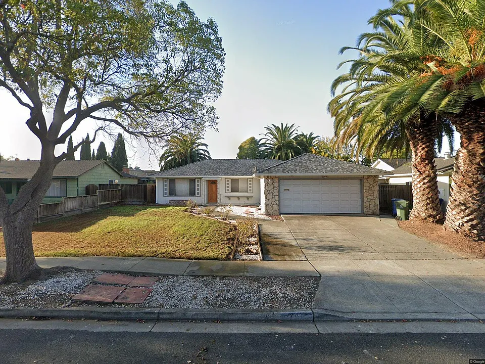 37797 Rockspray St