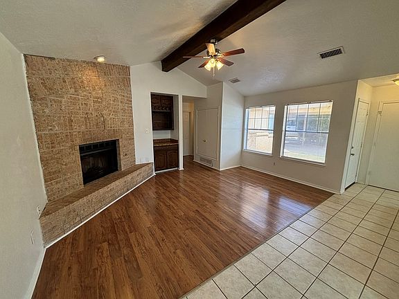 5th image of 4412 Saint Andrews Dr APT A
