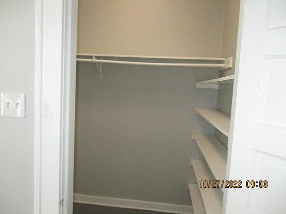 3rd image of 1302 Winnie St