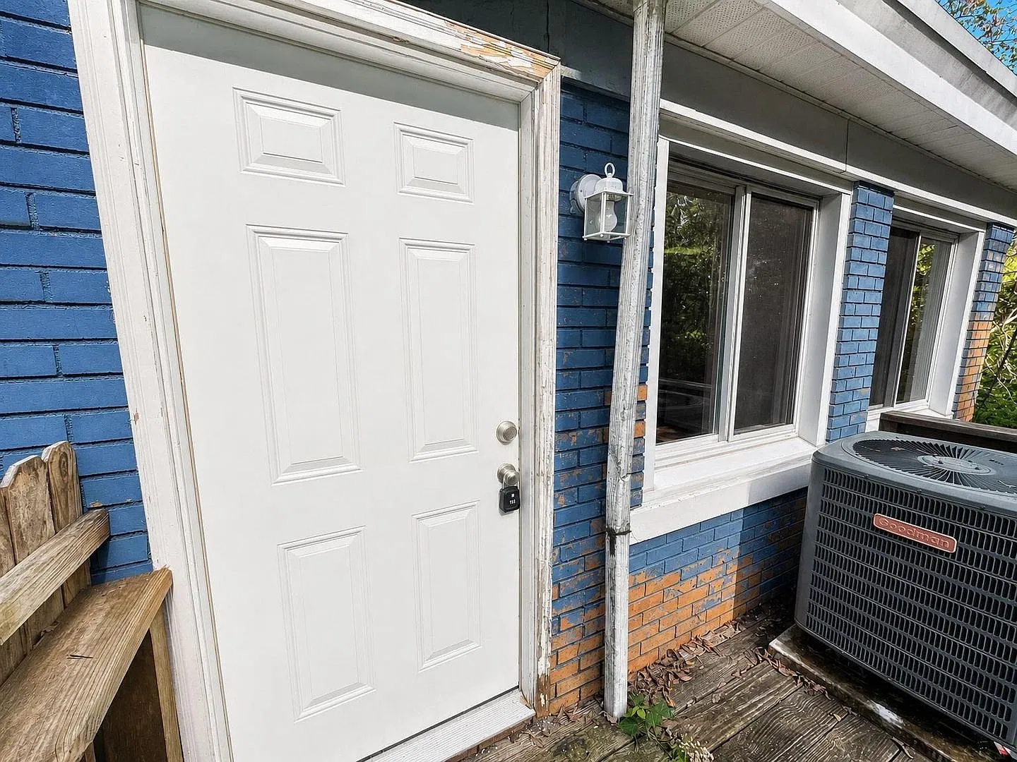 76 Holt Street — Photo 4