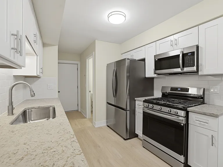 763 Wellington Ave #763 — Photo 3