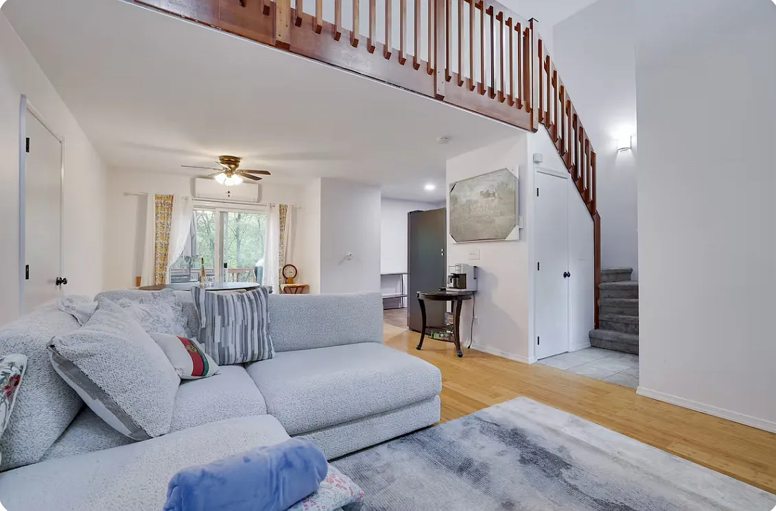 4 bed, 1453 sqft, $2,300 — Photo 1