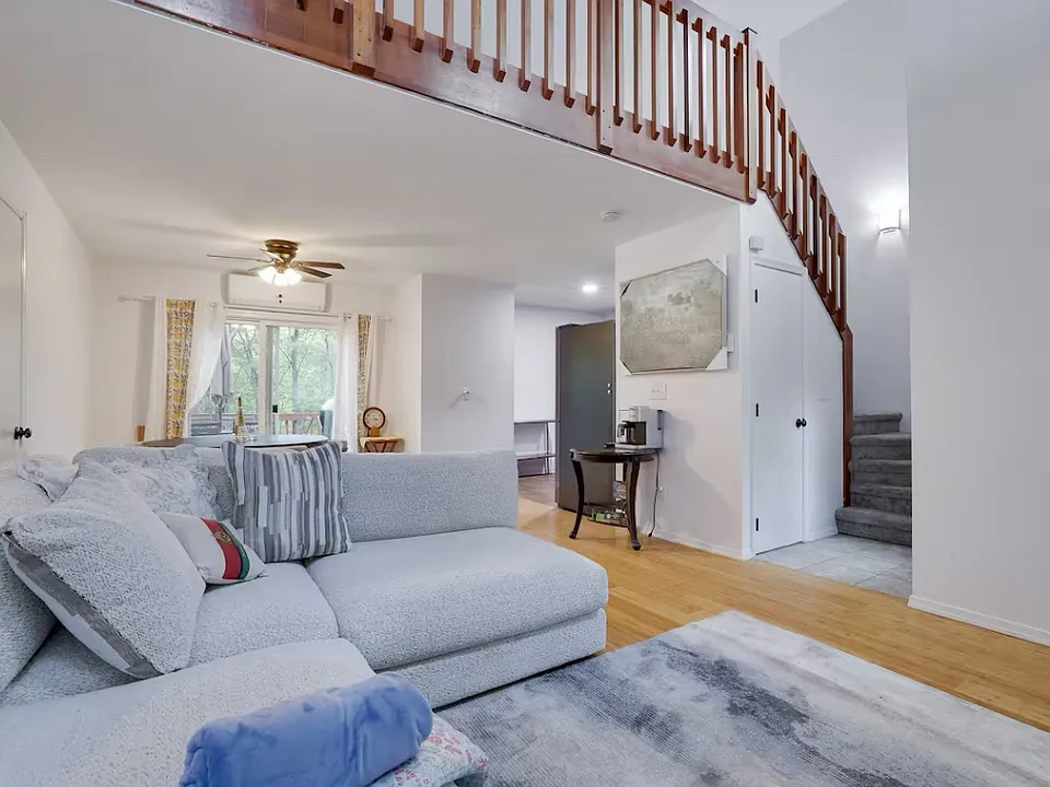 337 Hyland Dr