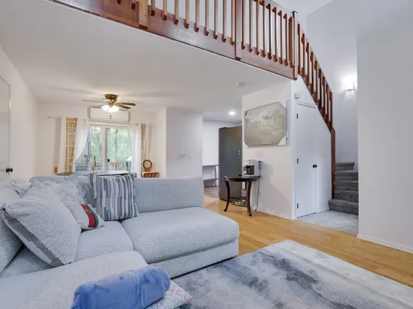 337 Hyland Dr, East Stroudsburg, PA 18301