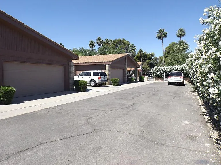 2705 E Cactus Rd — Photo 9