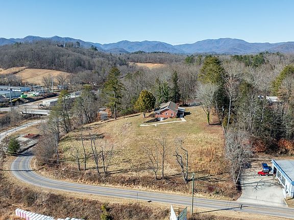 2nd image of 312 Dryman Rd